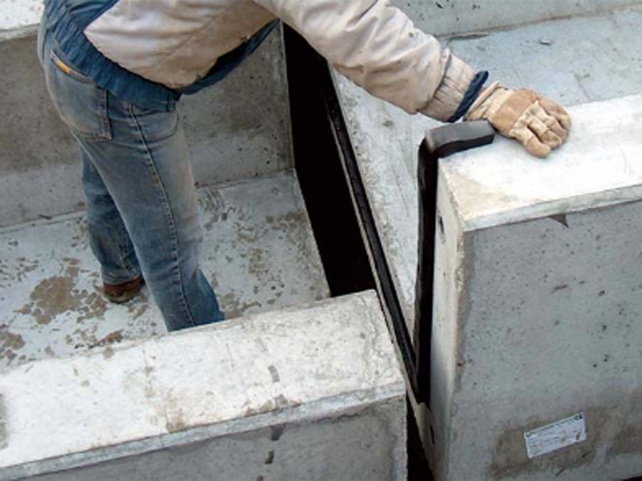 gluing rubber to concrete
